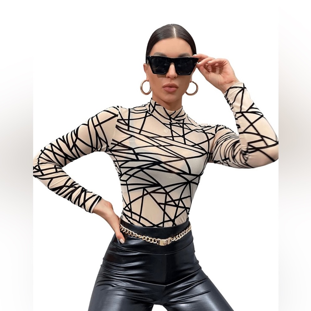 SweatyRocks Women's Mock-Neck Graphic Print Long Sleeve Blouse. Size M